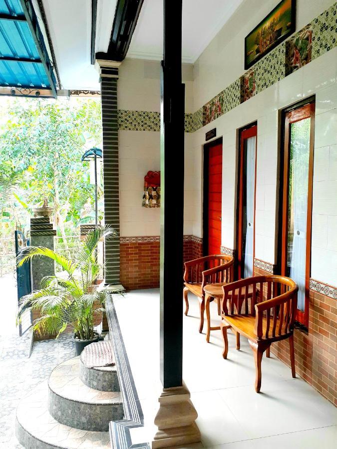 Nova Homestay Toyapakeh Exterior photo