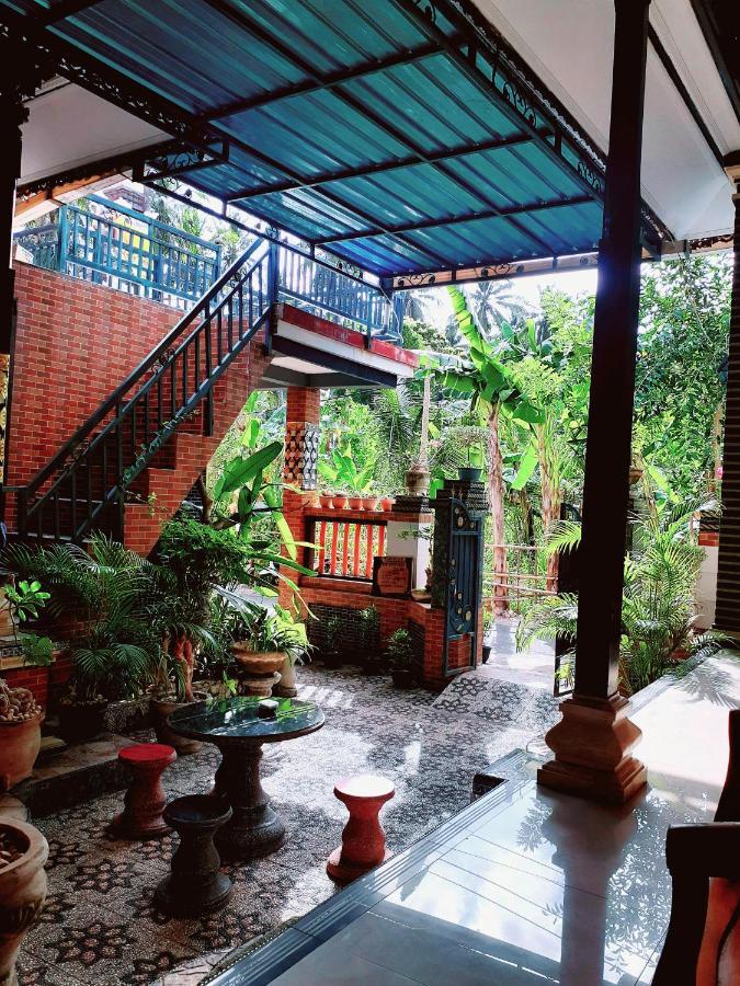 Nova Homestay Toyapakeh Exterior photo
